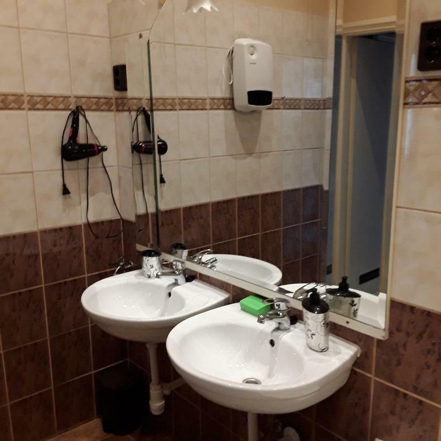 Civis Gold Apartman Debrecen Bagian luar foto